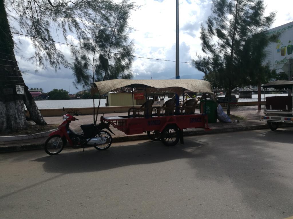 كامبوت Nomads Guesthouse المظهر الخارجي الصورة